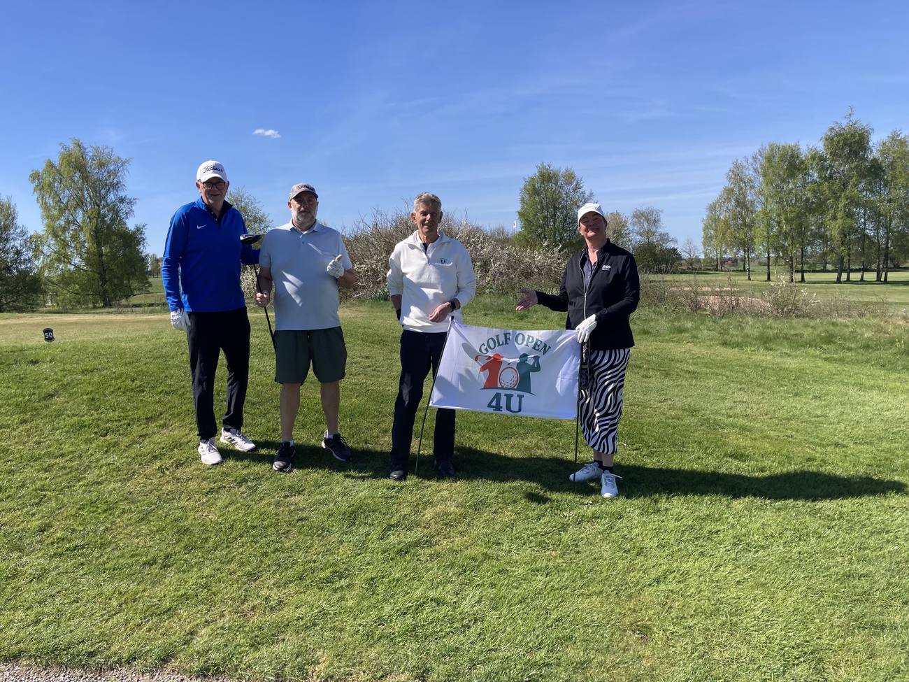 Fyra spelare vid Golf Open 4U-flaggan på Vinberg
